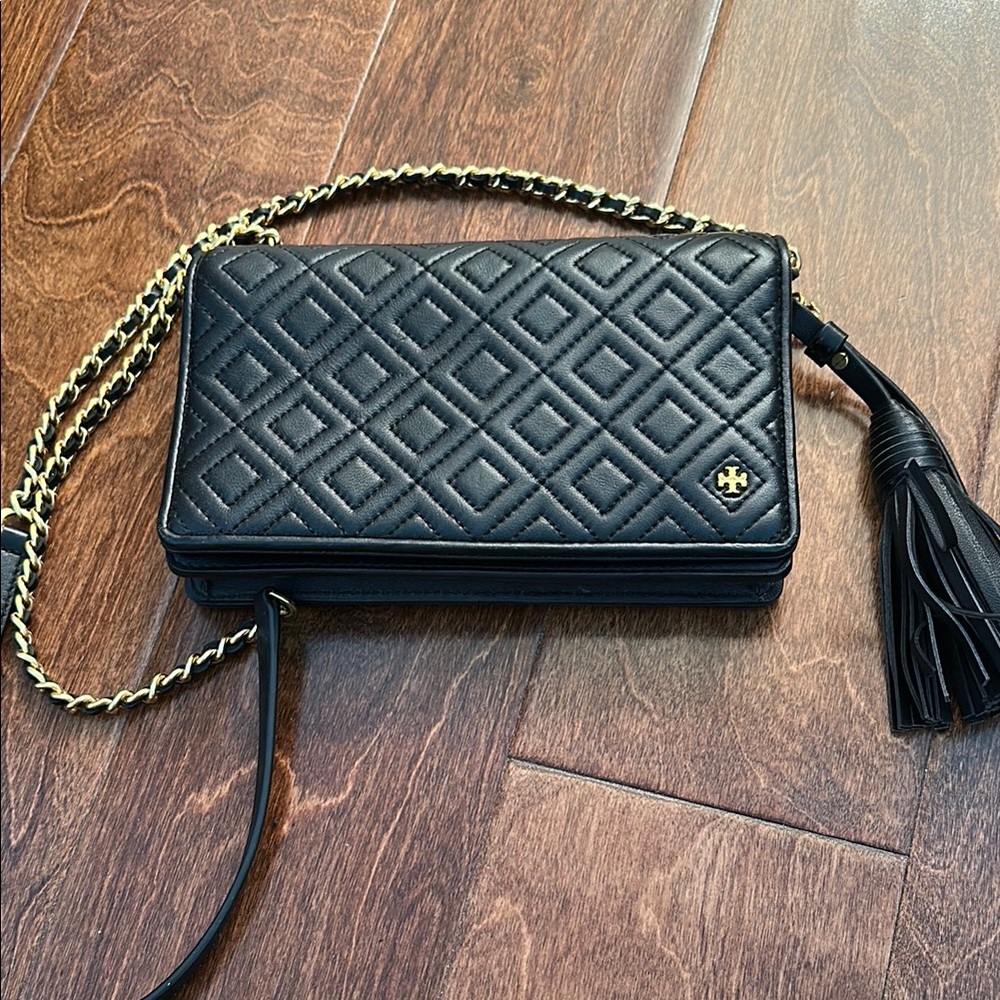 Tory Burch Black Quilted Crossbody Bag with chain leather strap